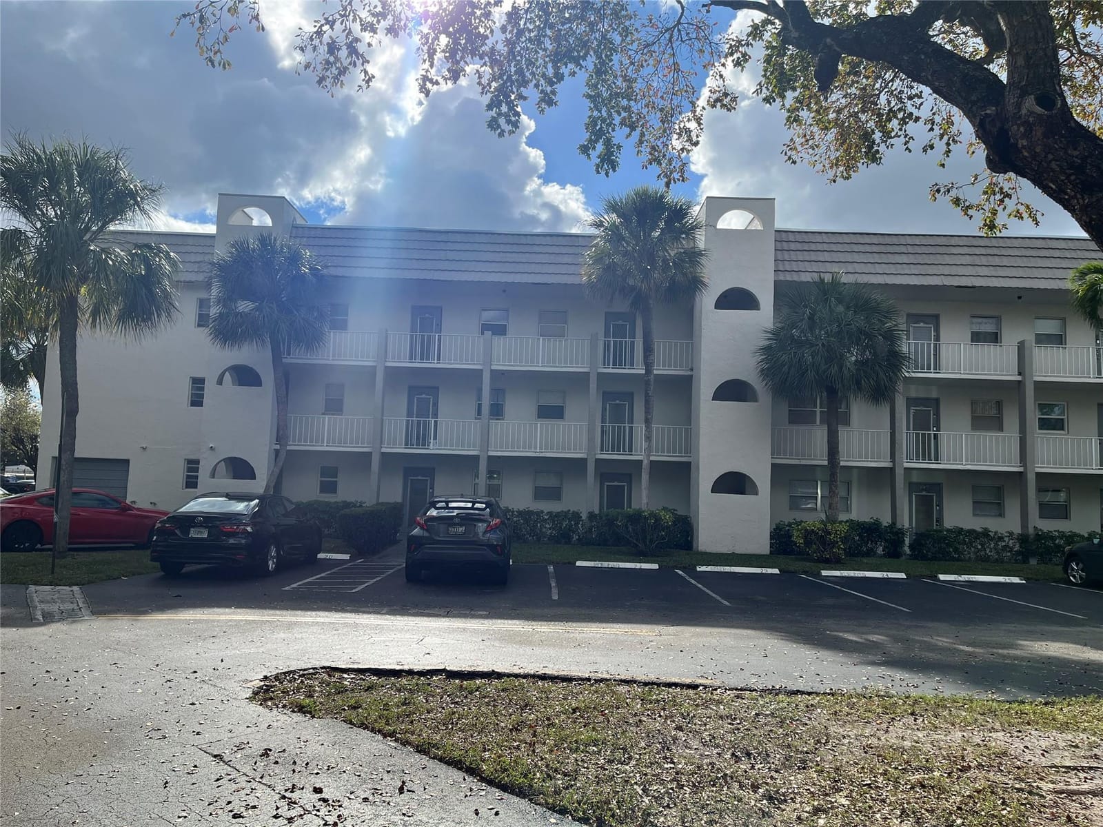 8100 Sunrise Lakes Boulevard 307, Sunrise, FL 33322