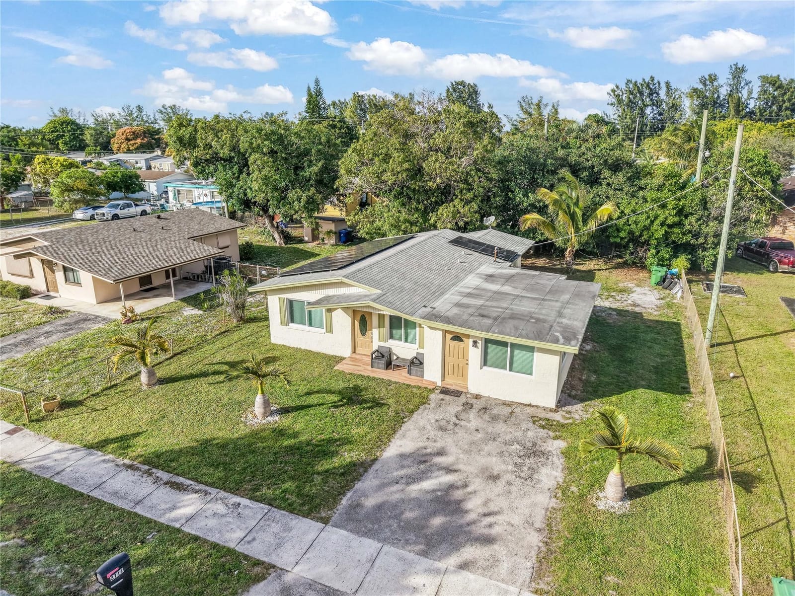 2711 NW 24th Court — photo 3
