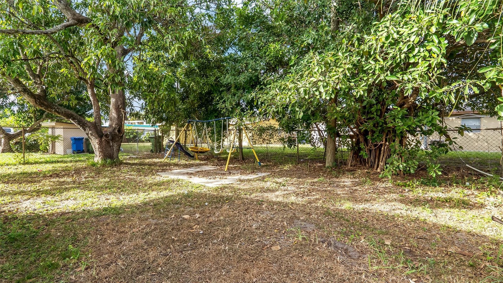 2711 NW 24th Court — photo 9