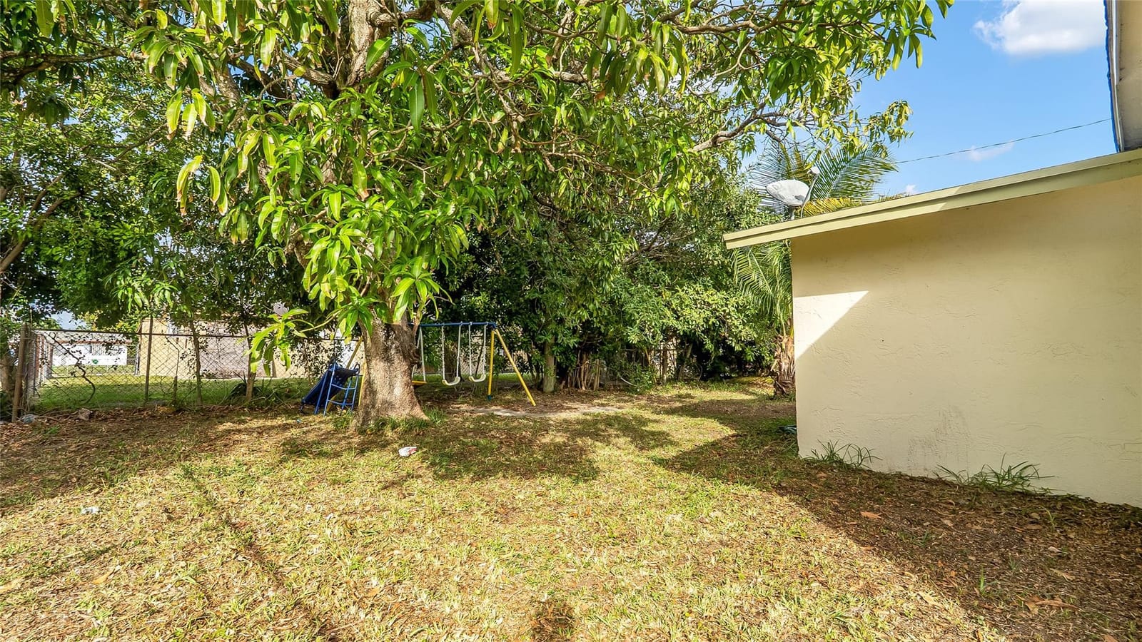 2711 NW 24th Court — photo 10