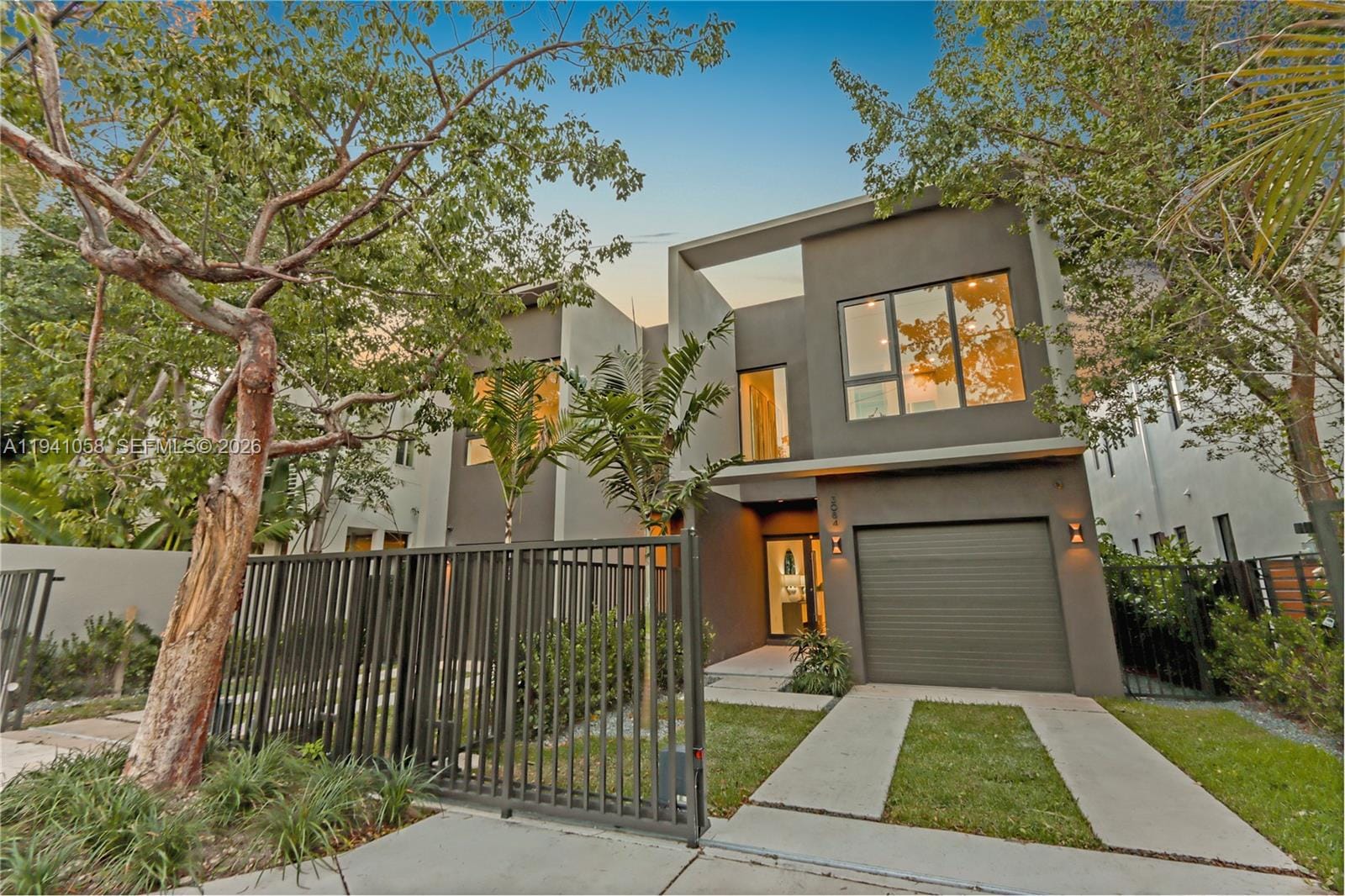 3084 Indiana Street — photo 2