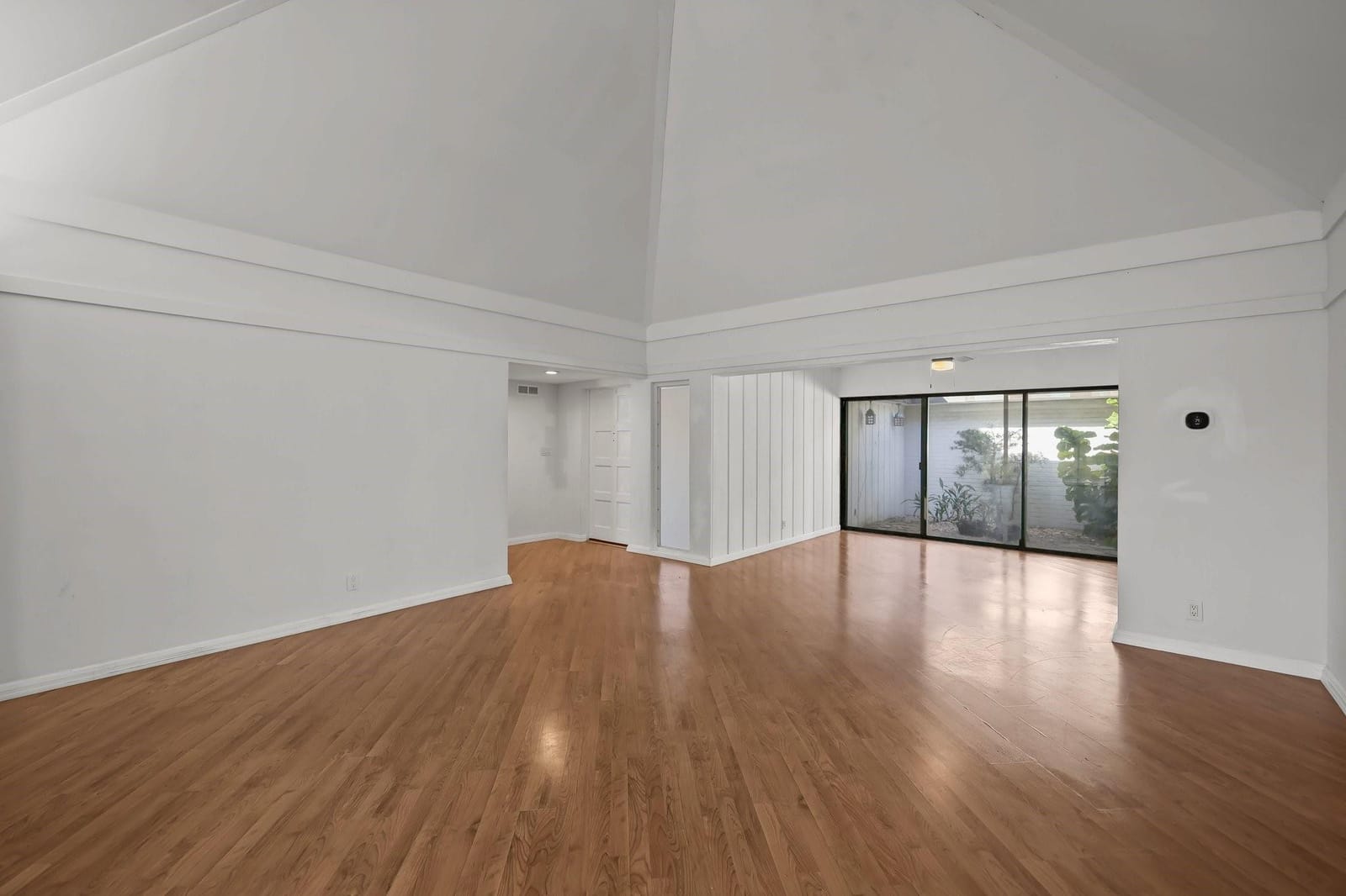6104 White Oak Lane — photo 9