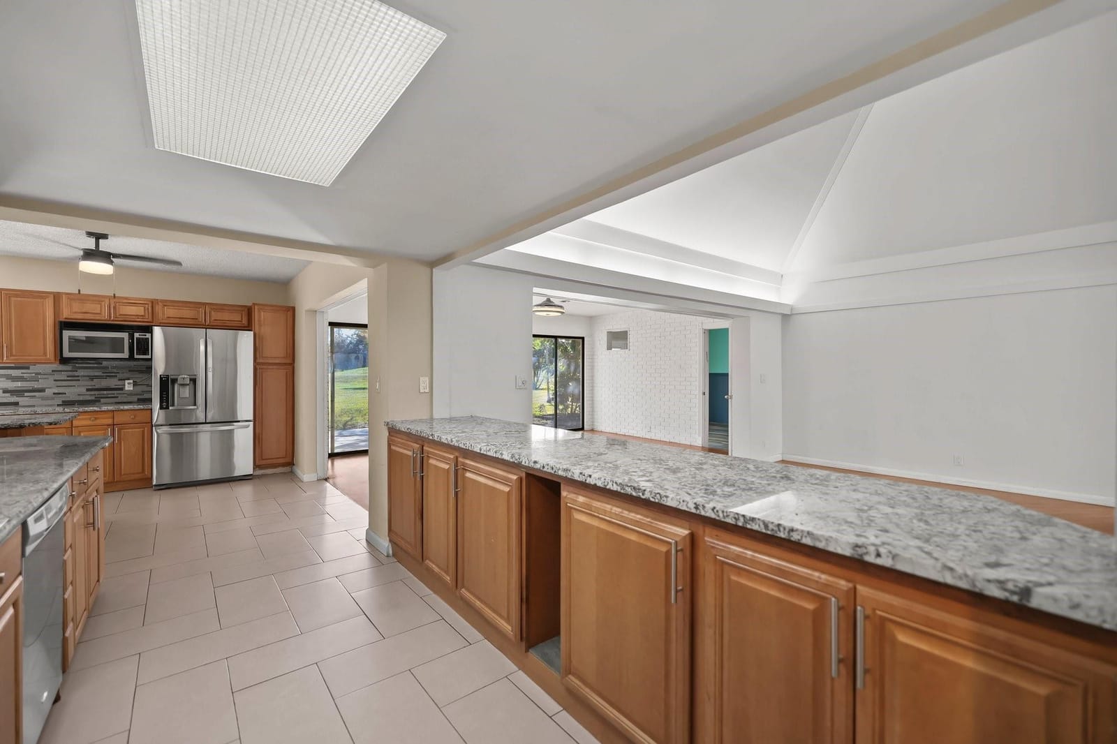 6104 White Oak Lane — photo 11