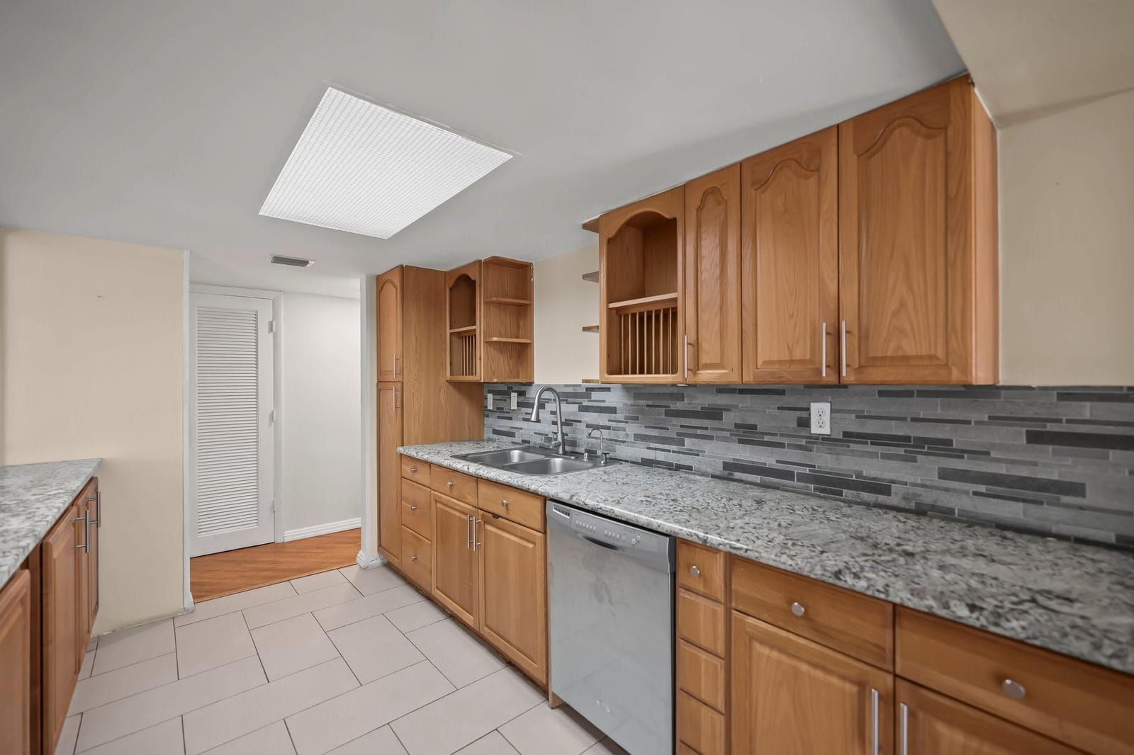 6104 White Oak Lane — photo 12