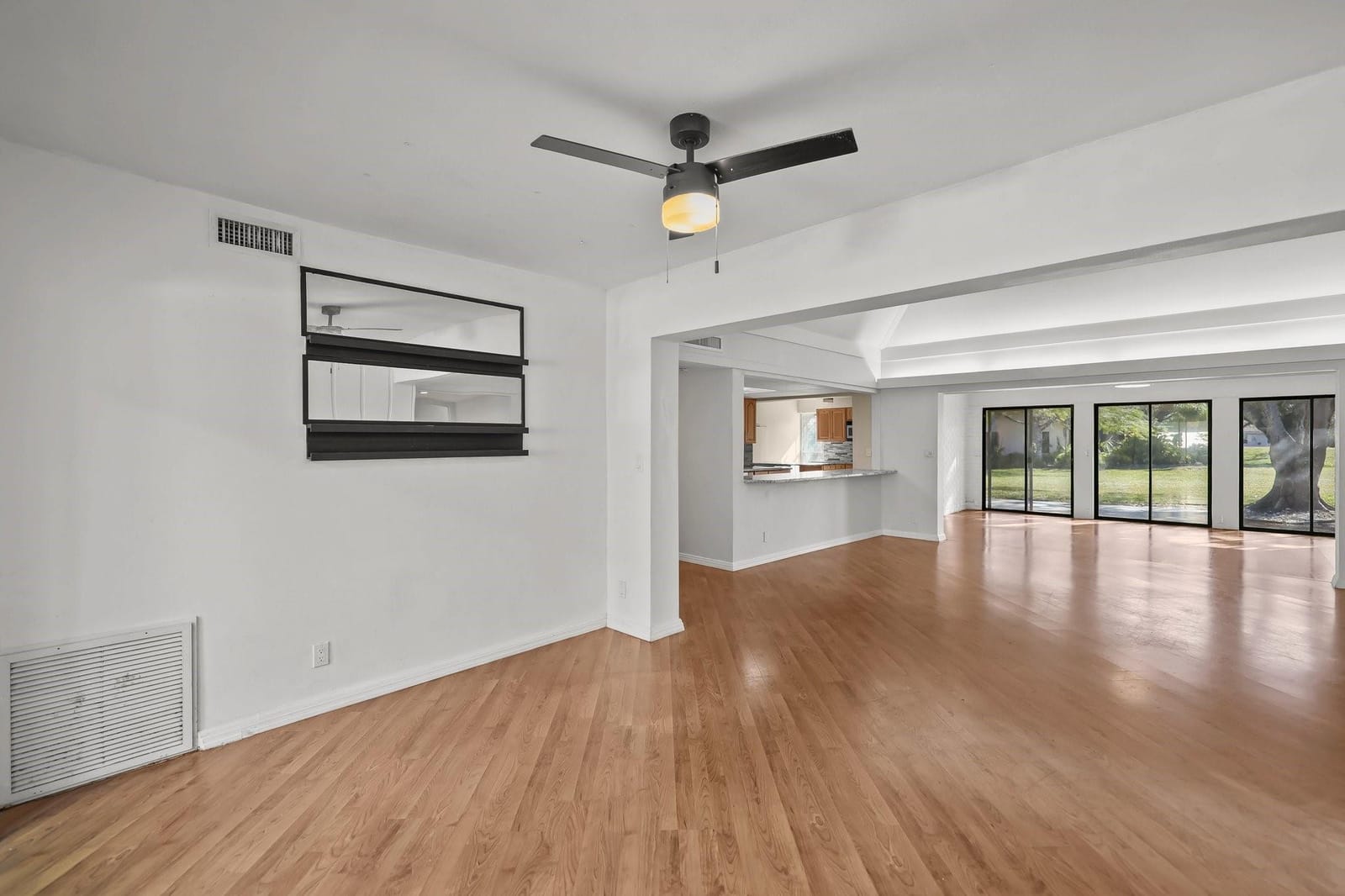 6104 White Oak Lane — photo 5
