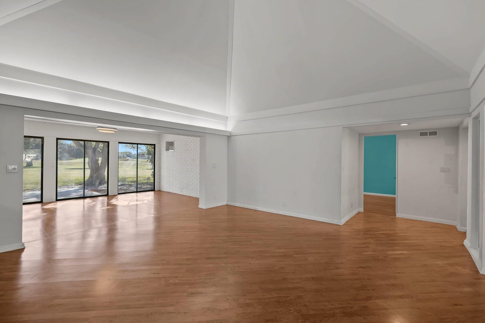 6104 White Oak Lane — photo 6