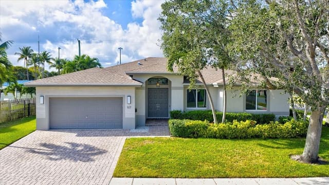 517 SE 7th Avenue, sold in Deerfield Beach Gardens C, Deerfield Beach, FL