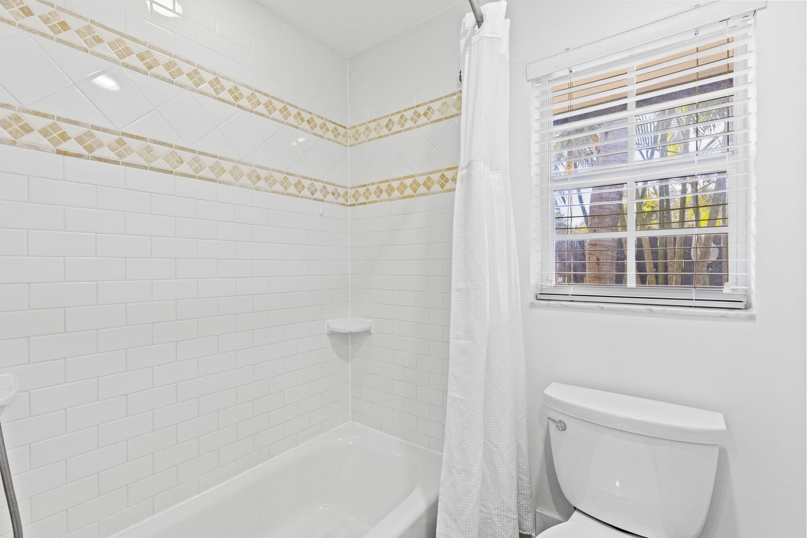 3544 Lakeview Drive, Delray Beach, FL 33445 photo 28