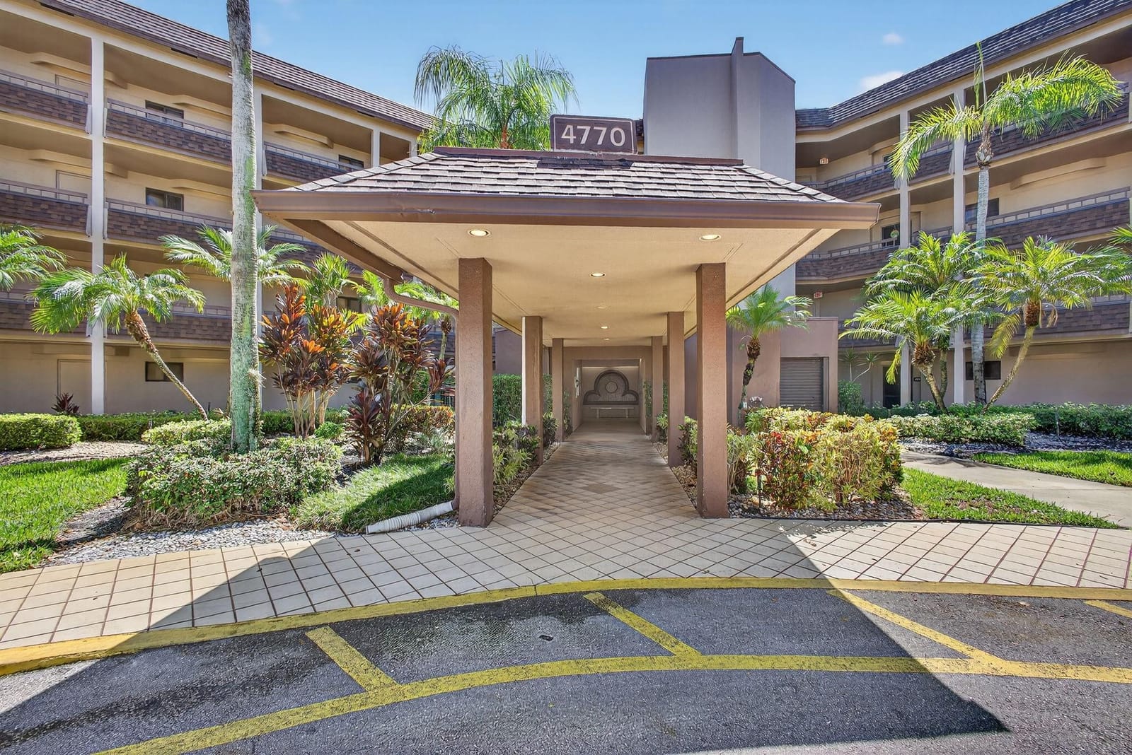 4770 Fountains Drive 104 — photo 4