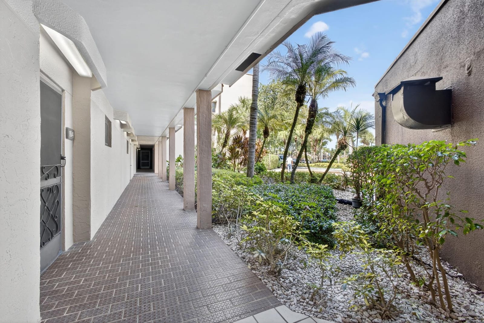 4770 Fountains Drive 104 — photo 7