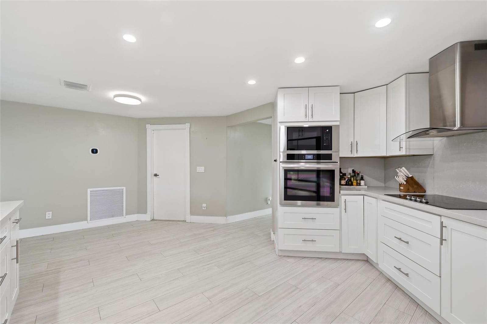 8340 SW 27th Place — photo 2