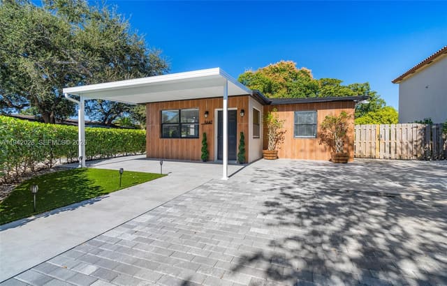 5647 Lincoln Street 12, Hollywood, FL 33021