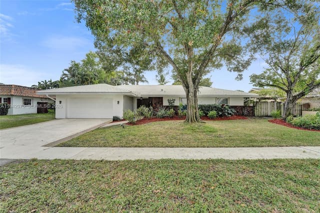 7420 SW 13th Street, sold in New Orleans Villas, Plantation, FL