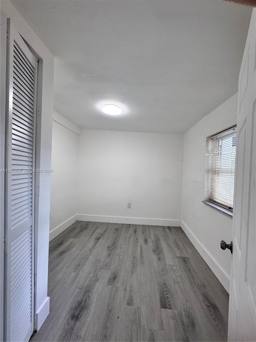 1040 Curtiss Drive — photo 12
