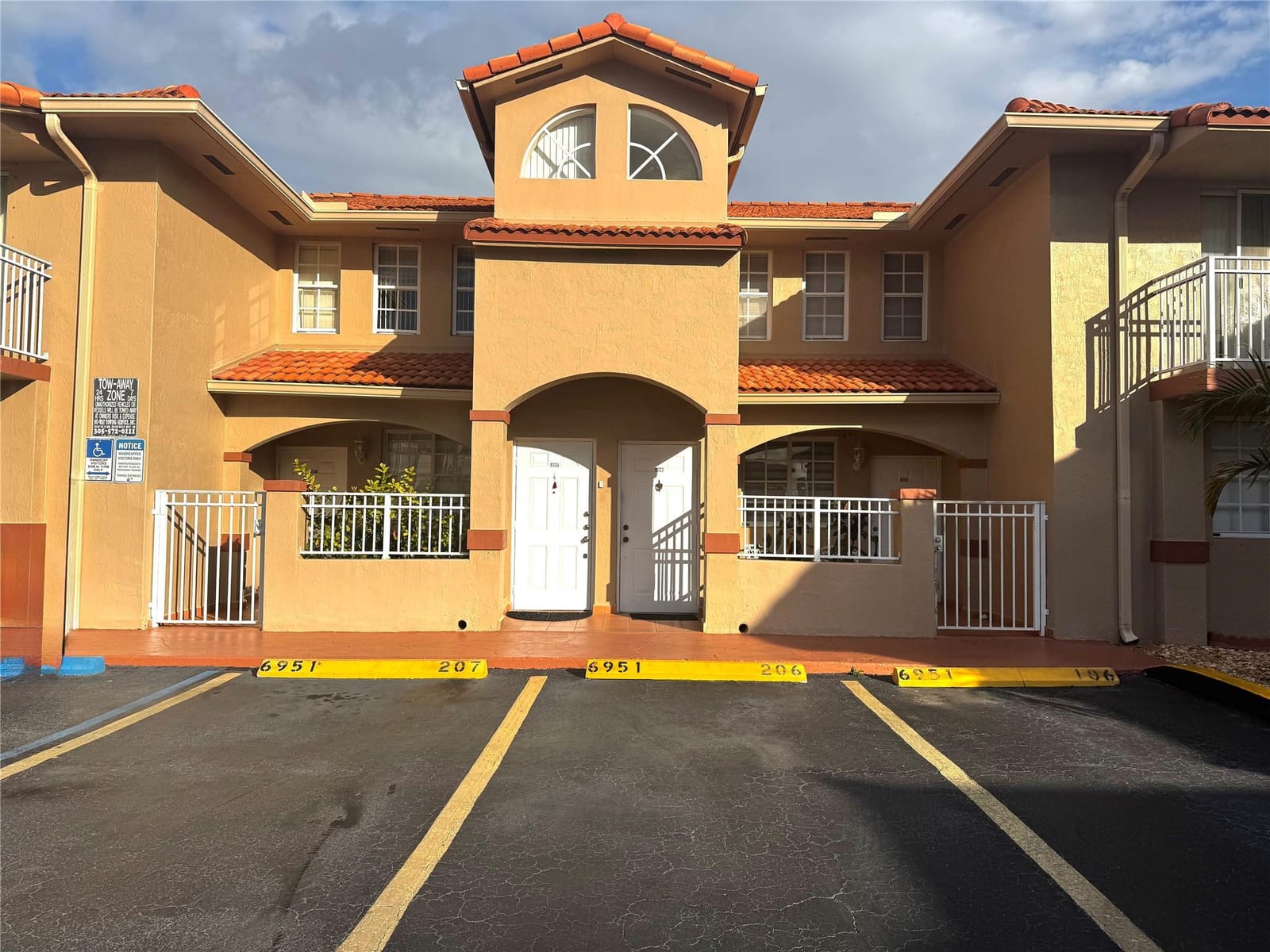 6951 W 29th Avenue 206, Hialeah, FL 33018