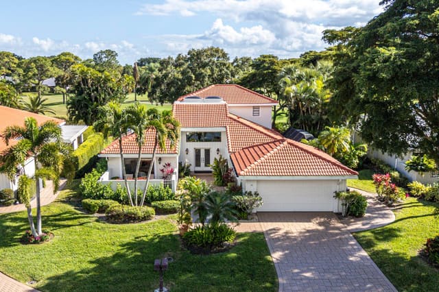 39 Estate Drive, sold in Estates At Hunters Run Condo, Boynton Beach, FL