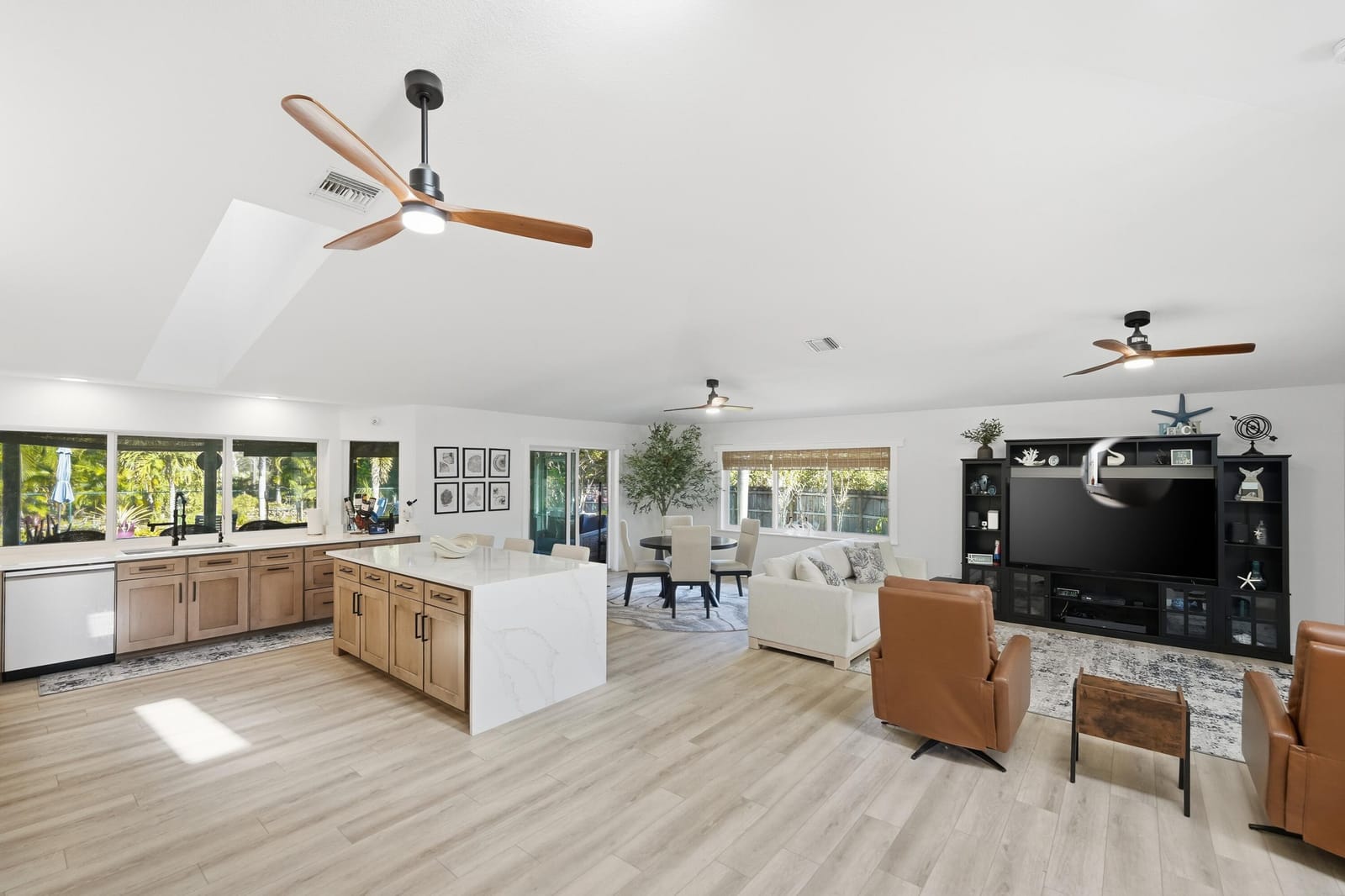 5783 SE Orange Blossom Trail — photo 9