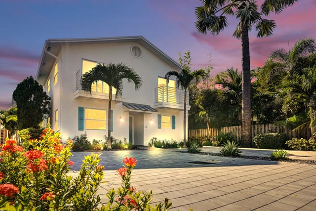 218 NE 10th Street, Delray Beach, FL 33444