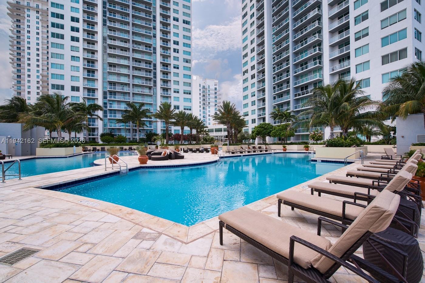 253 NE 2nd Street 1107, Miami, FL 33132 photo 16