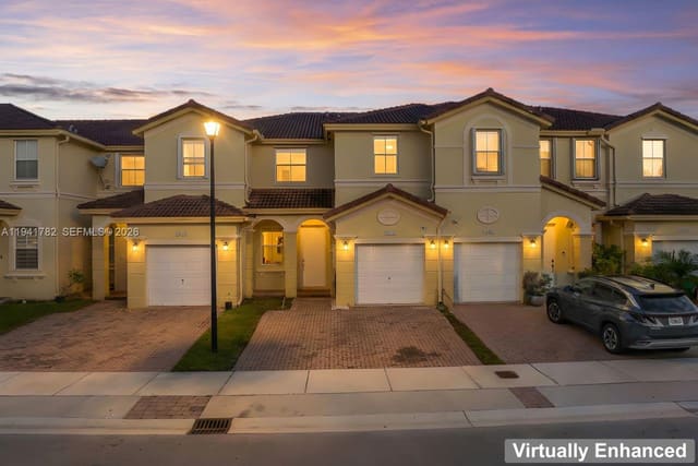 8633 NW 112th Place, sold in Islands At Doral Northwes, Doral, FL