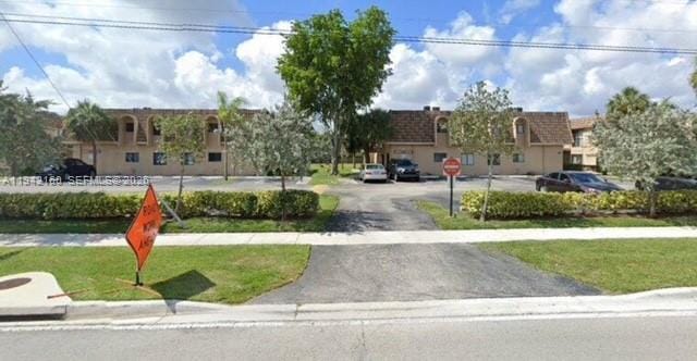 10916 Royal Palm Boulevard 10916 — photo 2