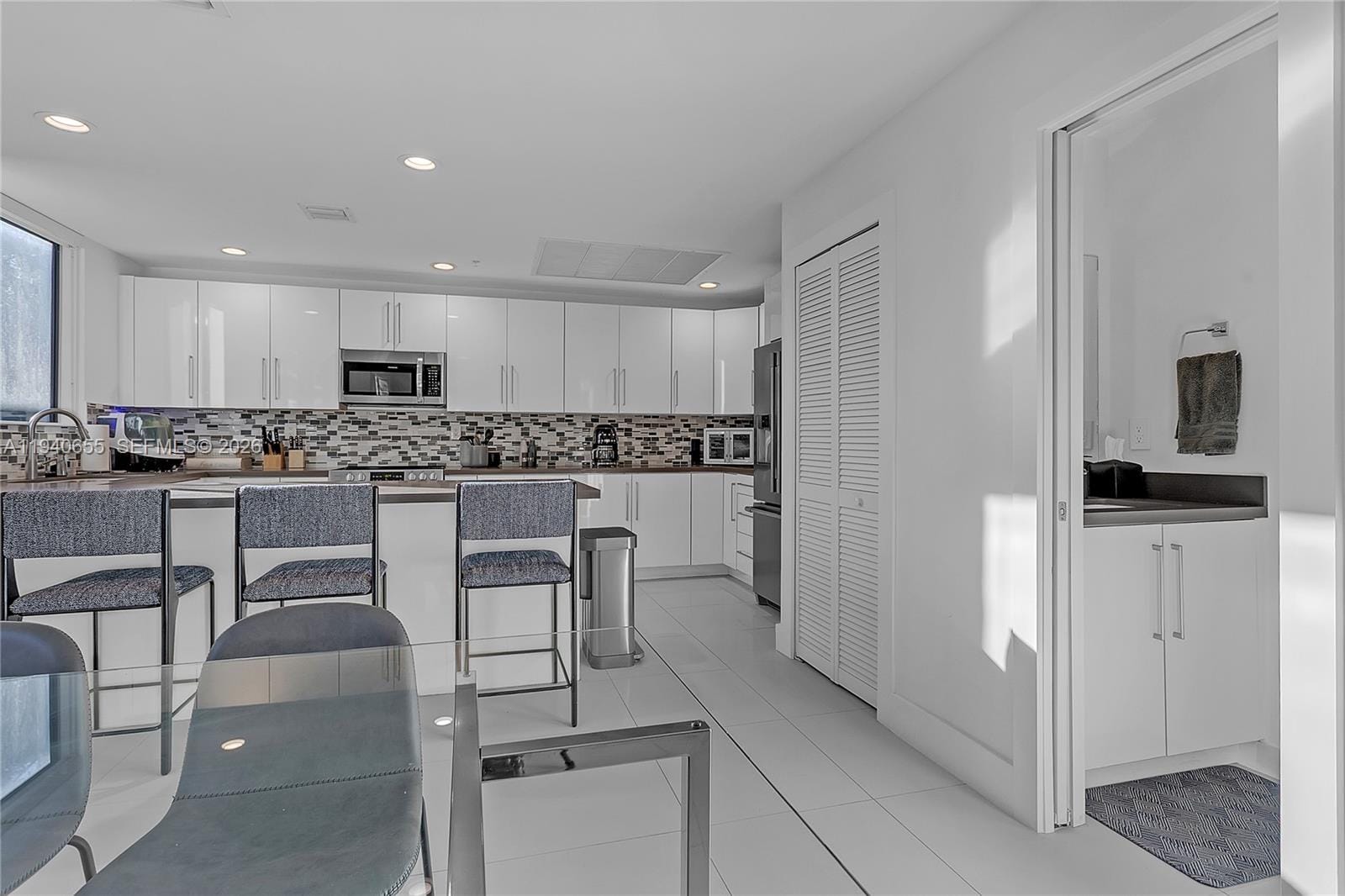 1405 Galiano Street 4 — photo 8