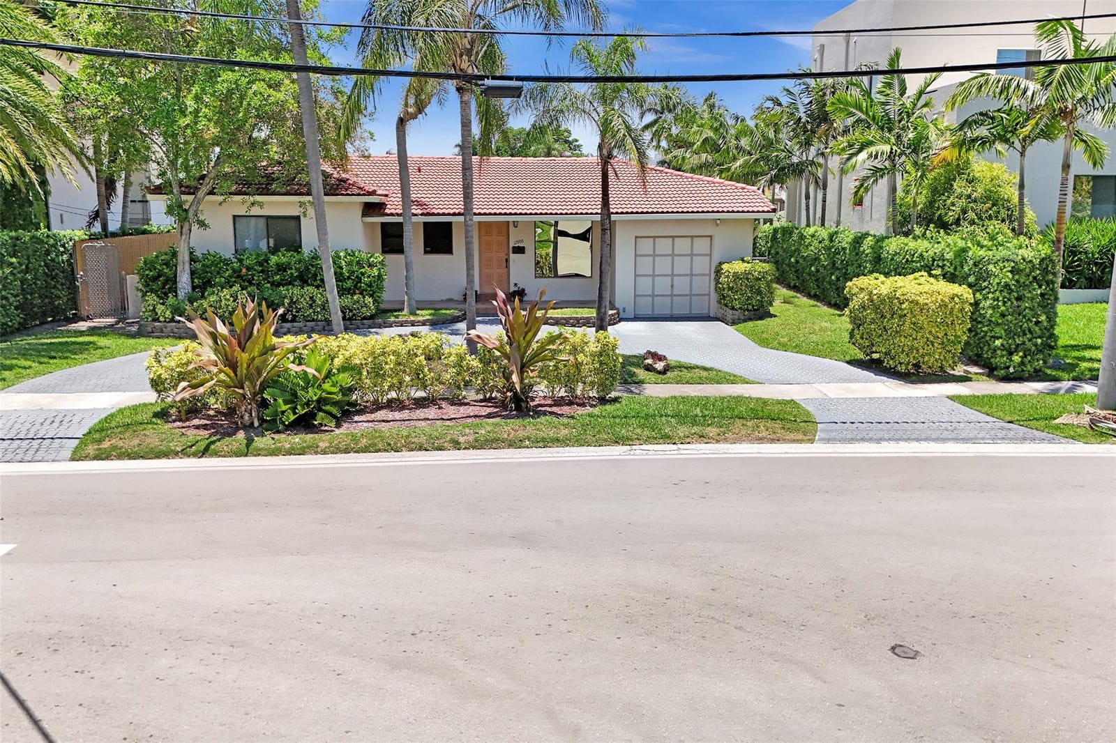12900 N Bayshore Drive, North Miami, FL 33181 photo 4