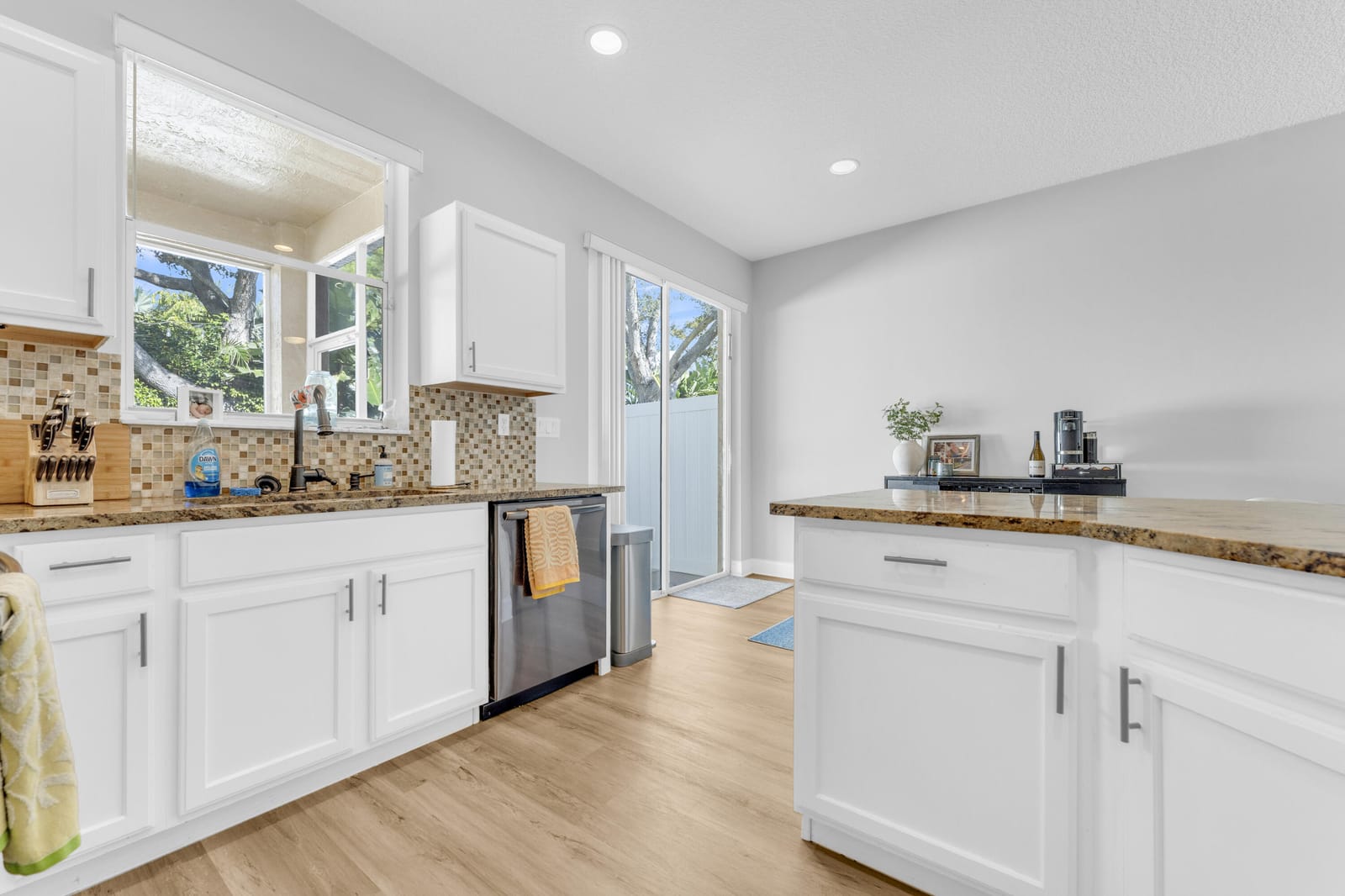 6161 Savannah Way — photo 8