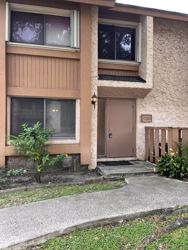 208 Wimbledon Lake Drive 208, Plantation, FL 33324