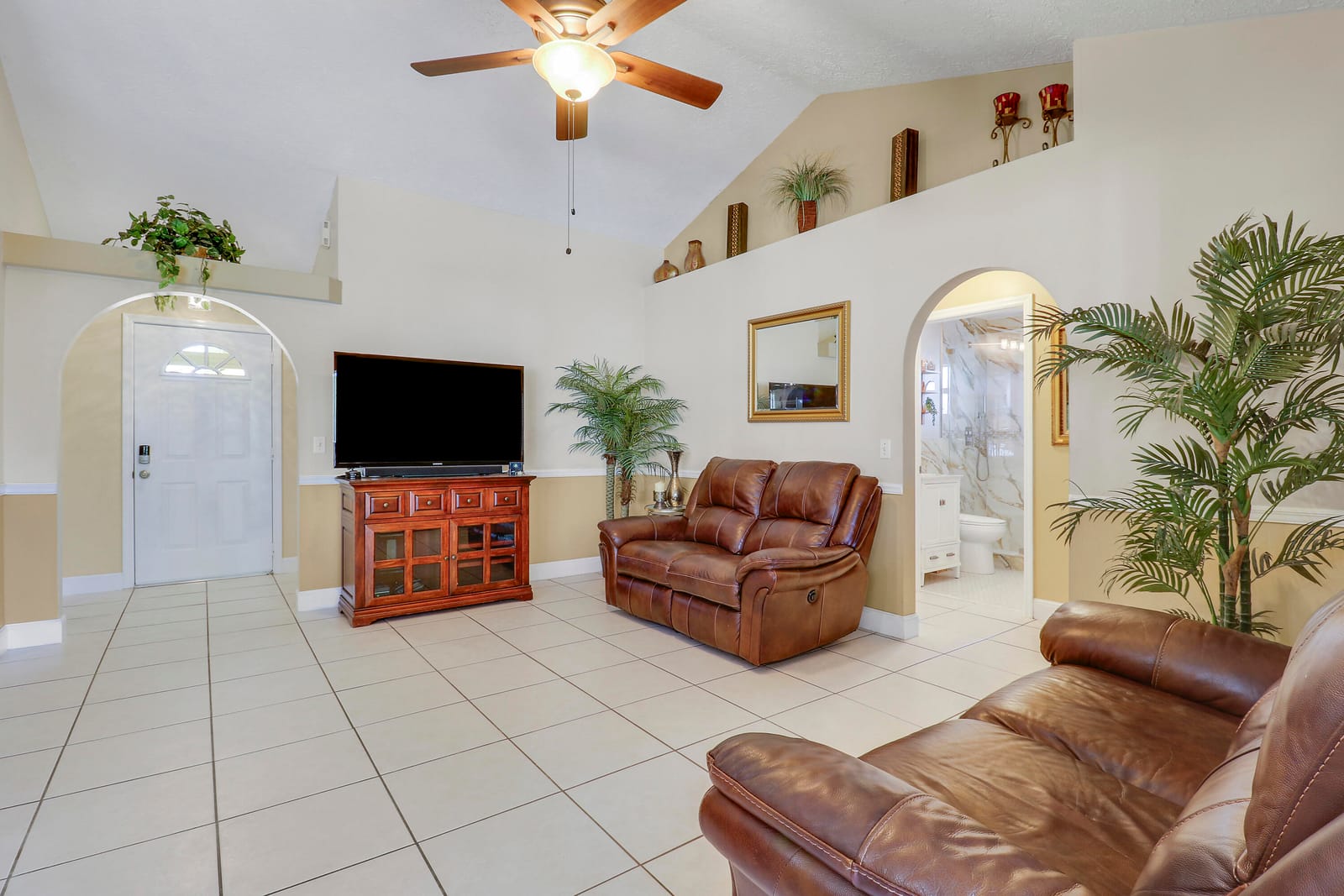 2374 SW Chateau Terrace — photo 4