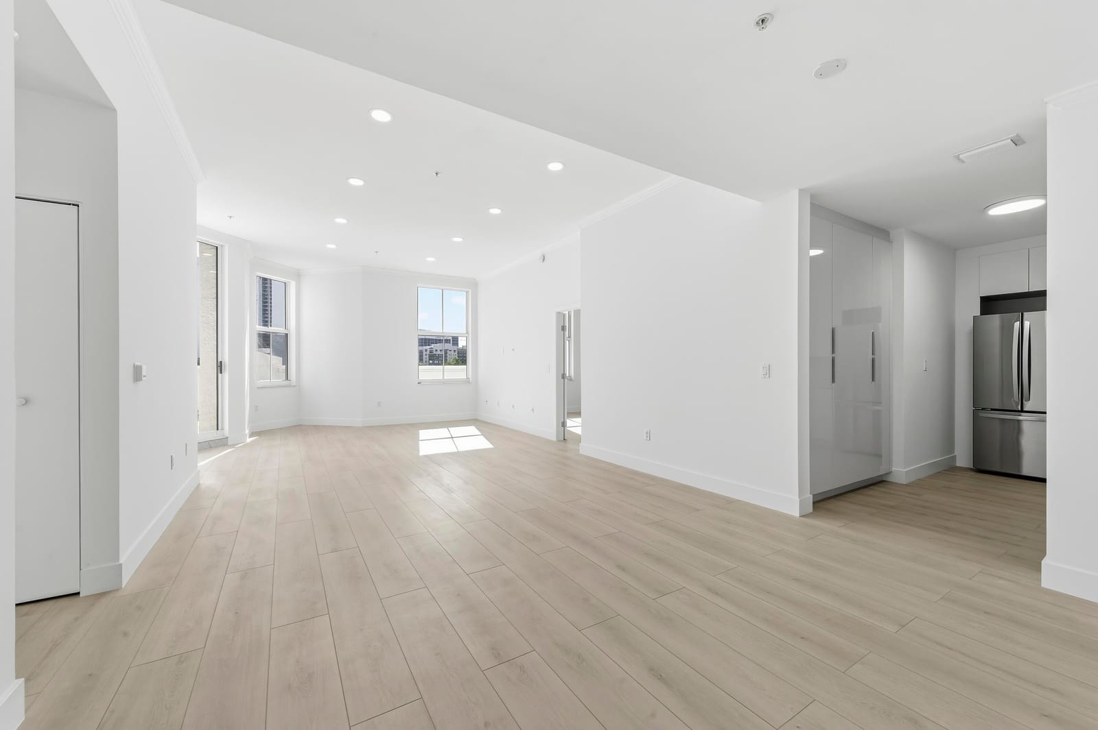 255 Evernia Street 311 — photo 11