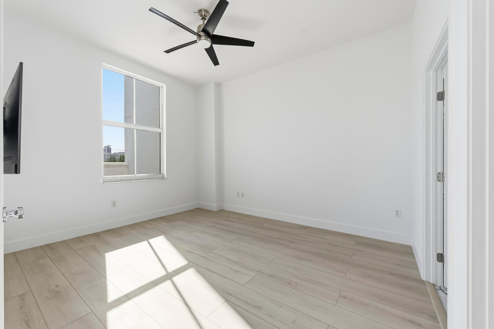 255 Evernia Street 311, West Palm Beach, FL 33401 photo 18