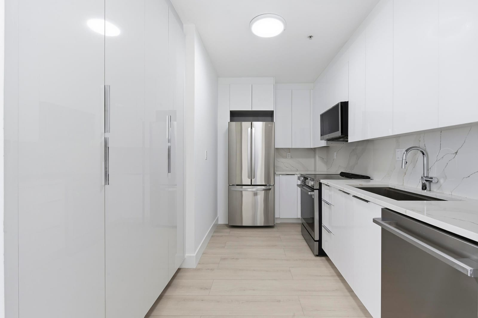 255 Evernia Street 311 — photo 9