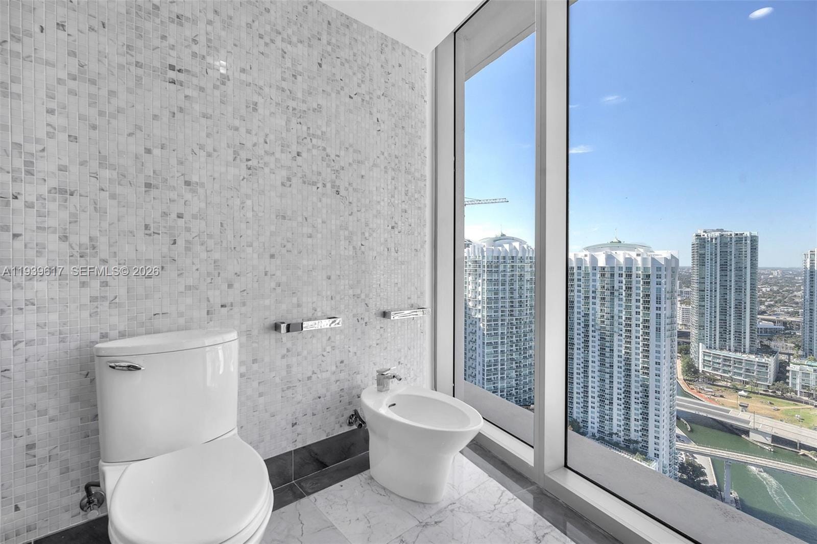 200 Biscayne Boulevard Way 4202, Miami, FL 33131 photo 18