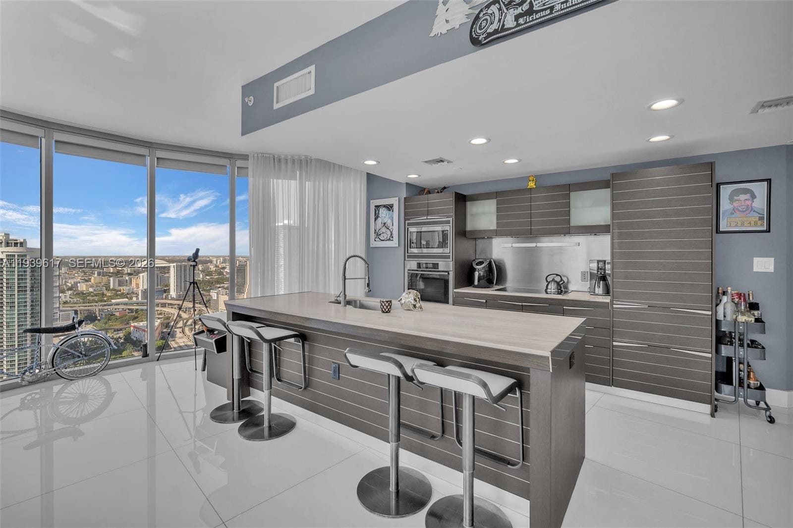 200 Biscayne Boulevard Way 4202, Miami, FL 33131 photo 8