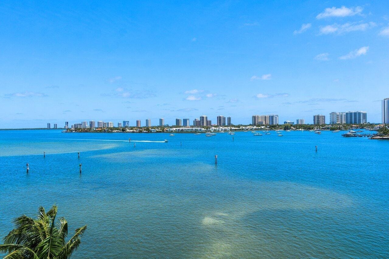 2640 Lake Shore Drive 614, Riviera Beach, FL 33404 photo 2