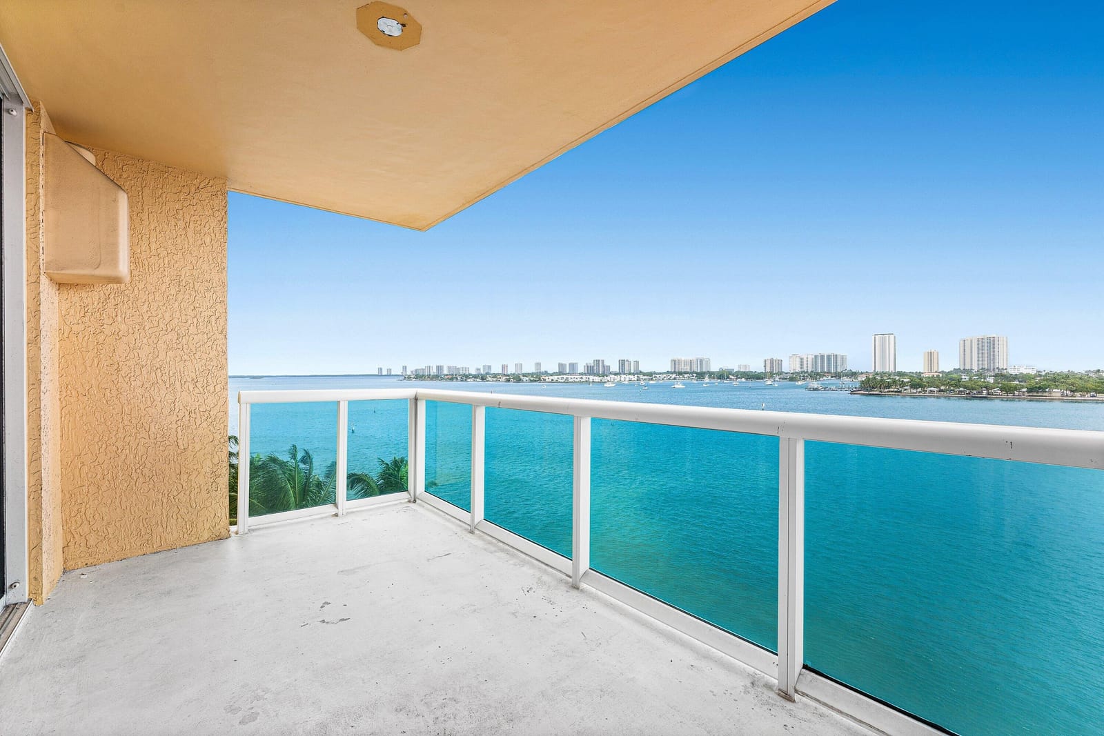 2640 Lake Shore Drive 614, Riviera Beach, FL 33404 photo 3