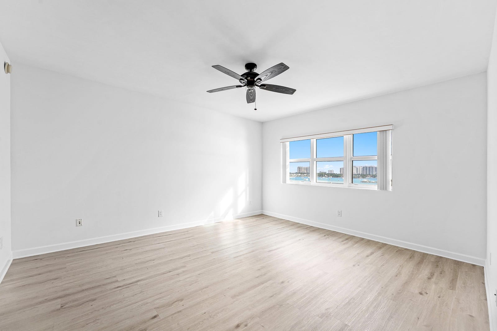 2640 Lake Shore Drive 614, Riviera Beach, FL 33404 photo 22