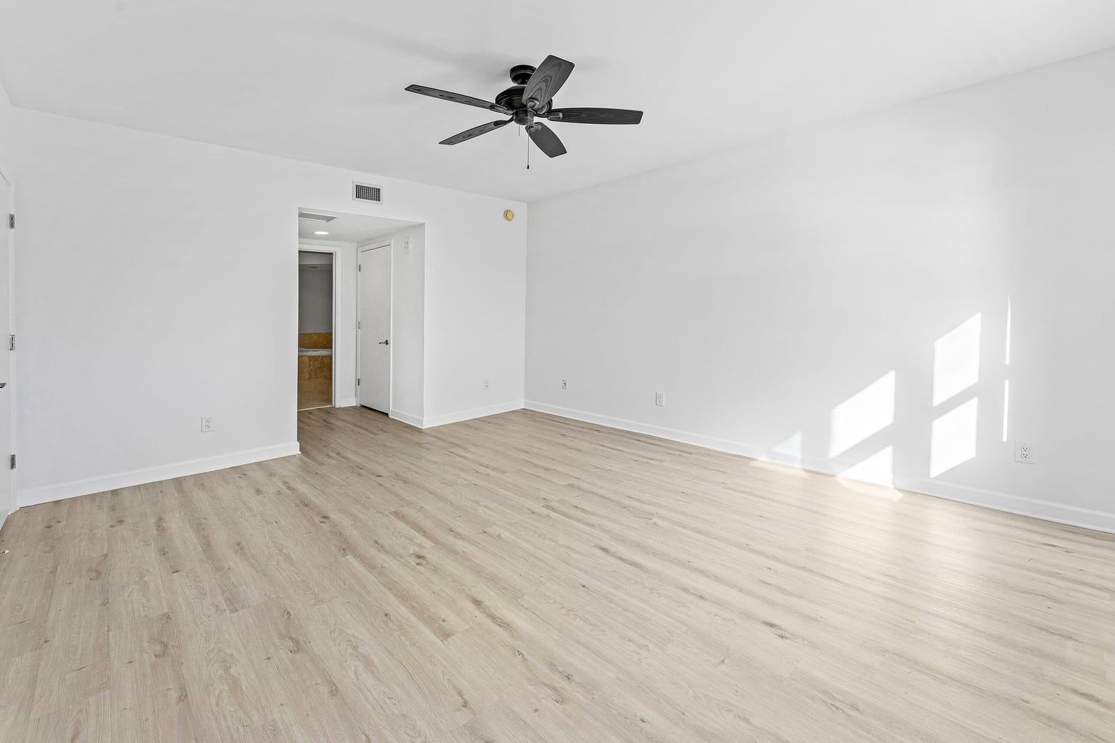 2640 Lake Shore Drive 614, Riviera Beach, FL 33404 photo 23