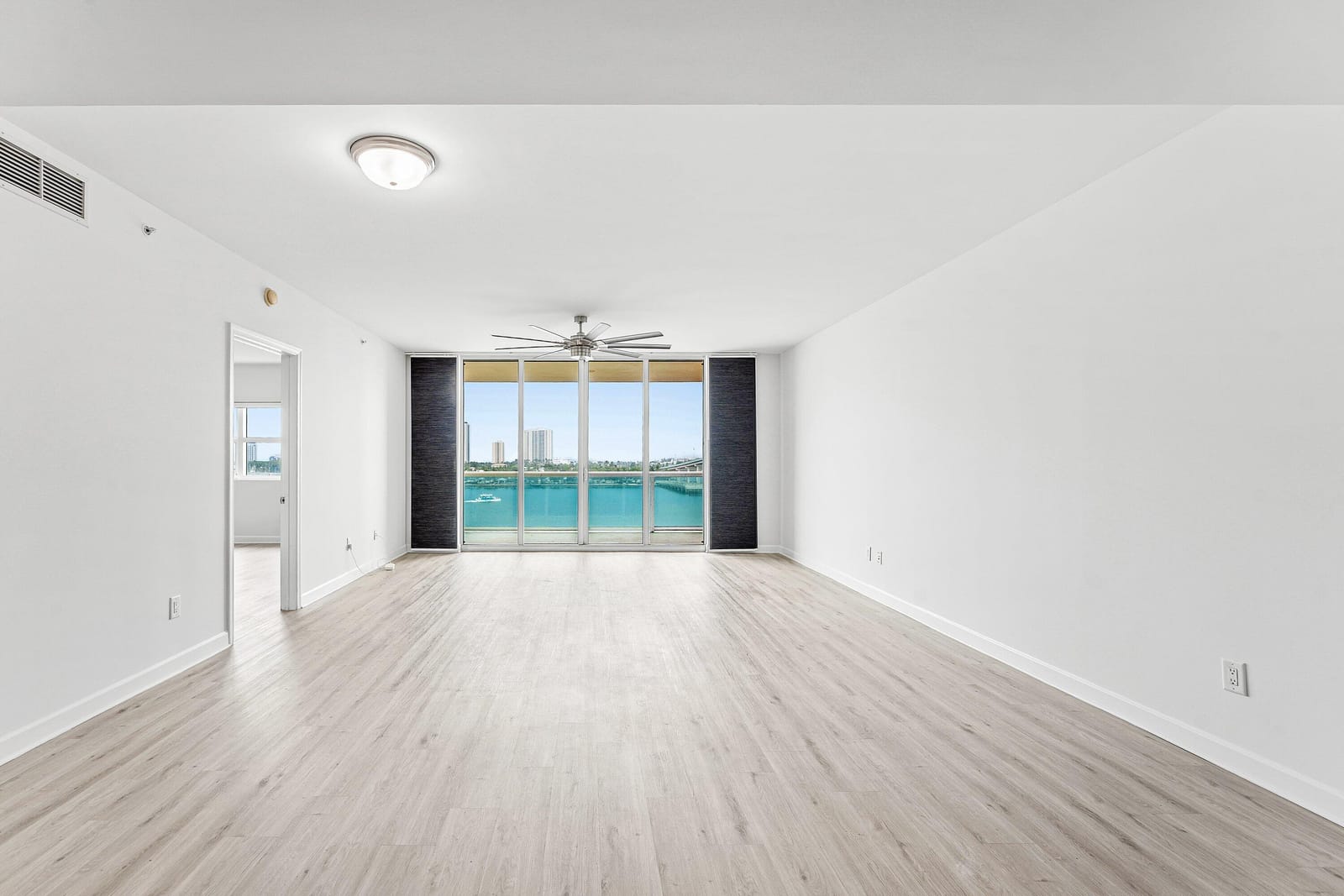 2640 Lake Shore Drive 614, Riviera Beach, FL 33404 photo 7