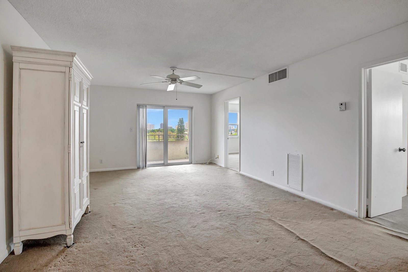 900 NE 18th Avenue 606 — photo 5