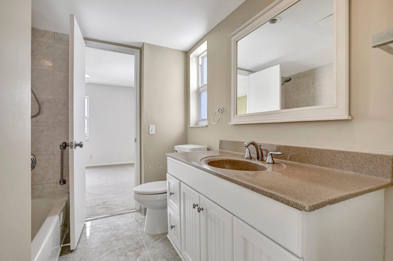 900 NE 18th Avenue 606 — photo 6