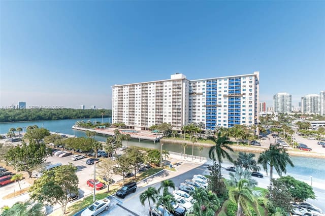 500 Bayview Drive 617, sold in Arlen House West Condo, Sunny Isles Beach, FL