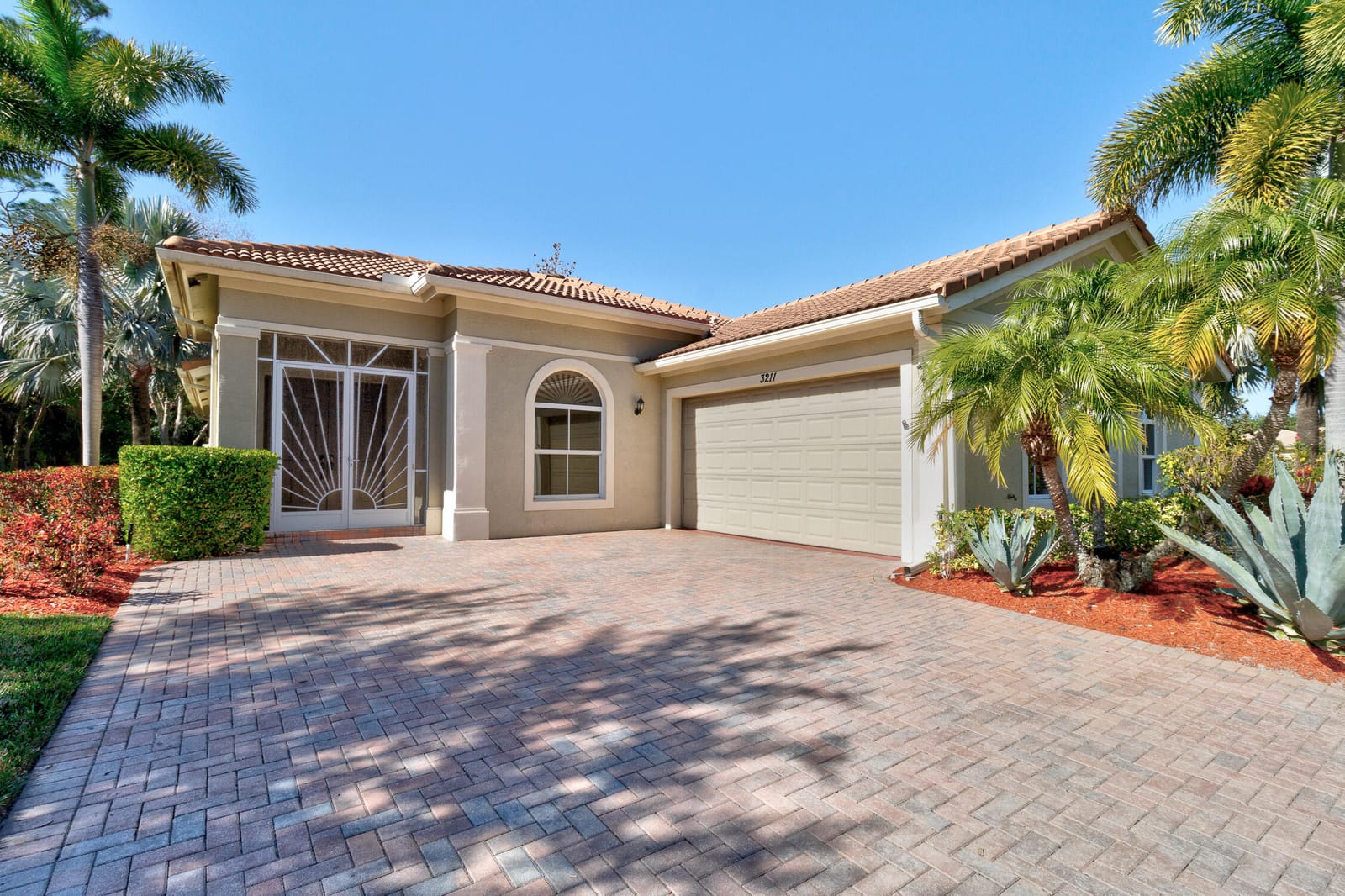 3211 Sussex Way, Vero Beach, FL 32966