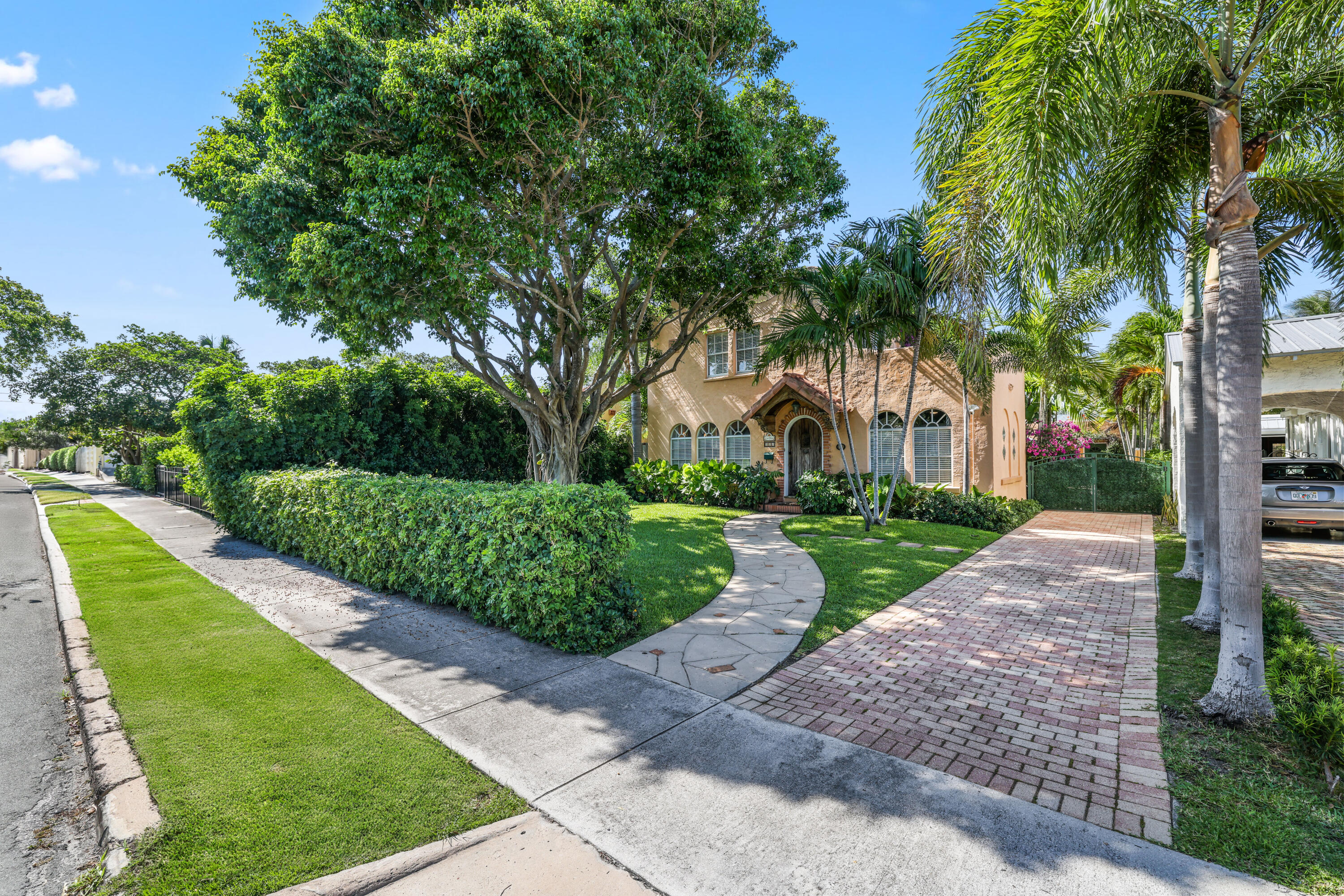 325 Greymon Drive, West Palm Beach, FL 33405, West Palm Beach