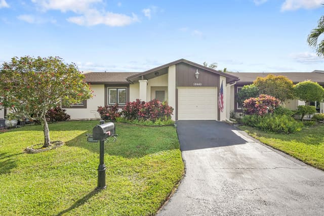 15903 Laurel Oak Circle, Delray Beach, FL 33484