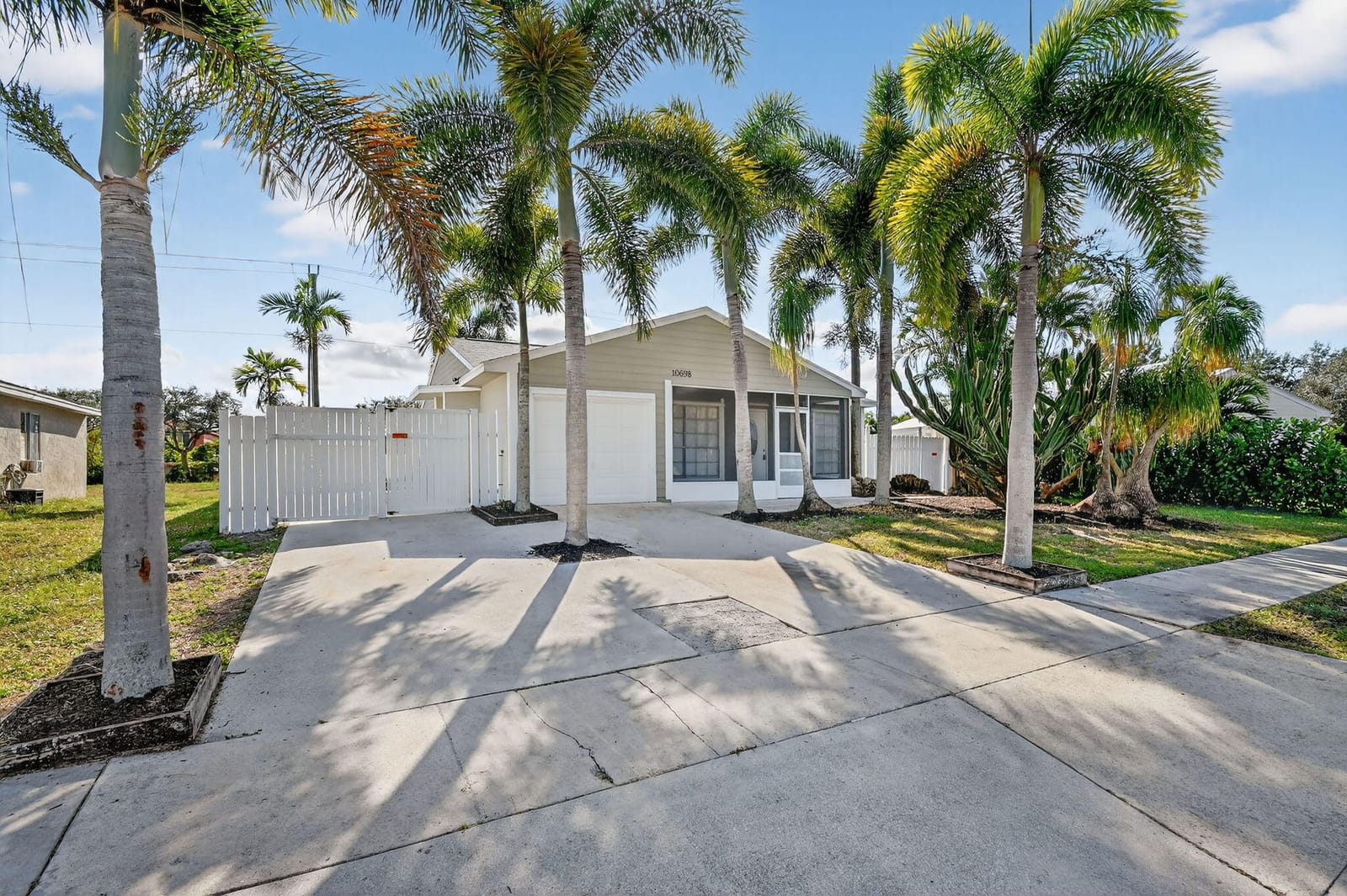 10698 Misty Lane — photo 2