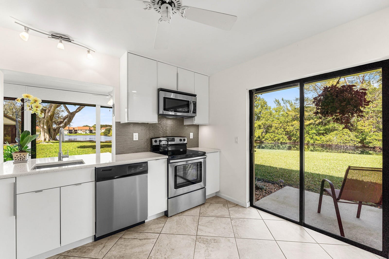 5574 Parkwalk Circle E, Boynton Beach, FL 33472 photo 9