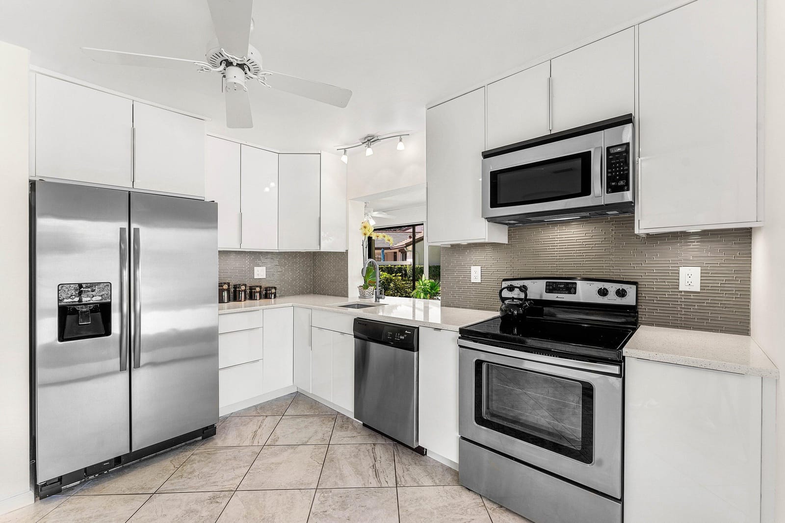 5574 Parkwalk Circle E, Boynton Beach, FL 33472 photo 10