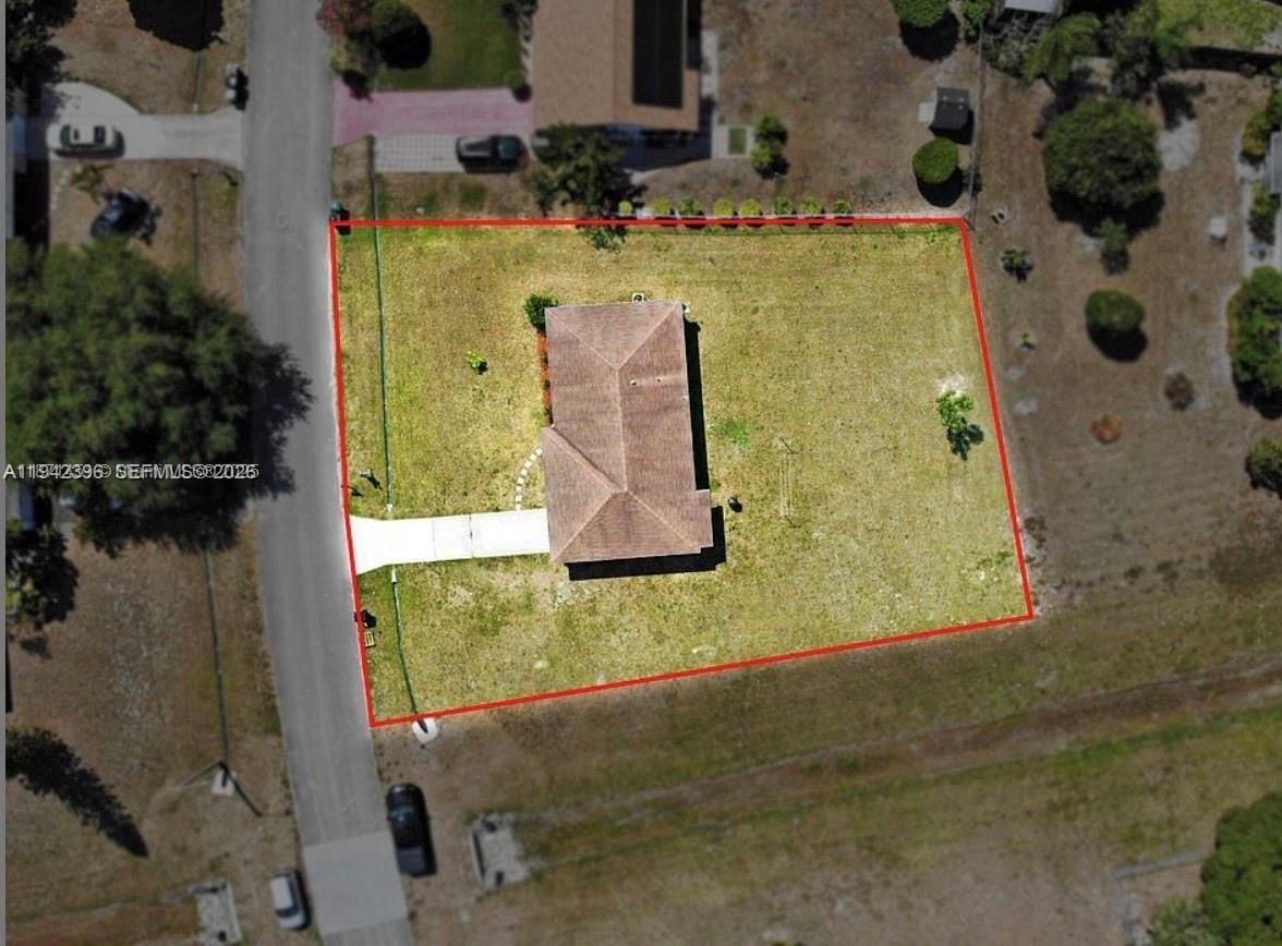 250 SW Homeland Road — photo 4